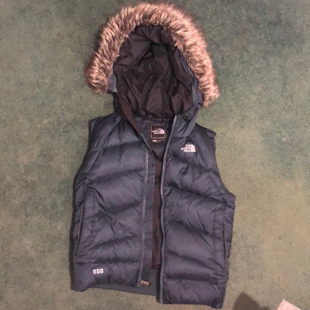 Price Drop 🚨The North Face Navy Vest w Fur Hood